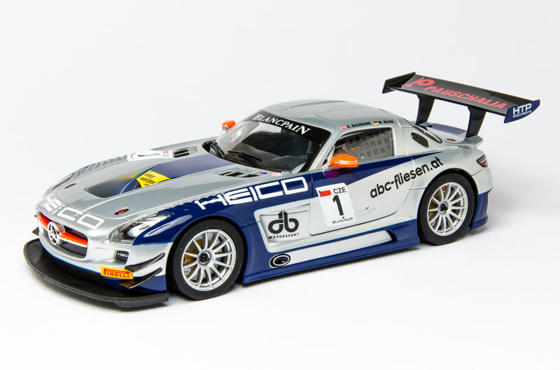 Carrera DIGITAL 124 Mercedes-Benz SLS AMG GT3