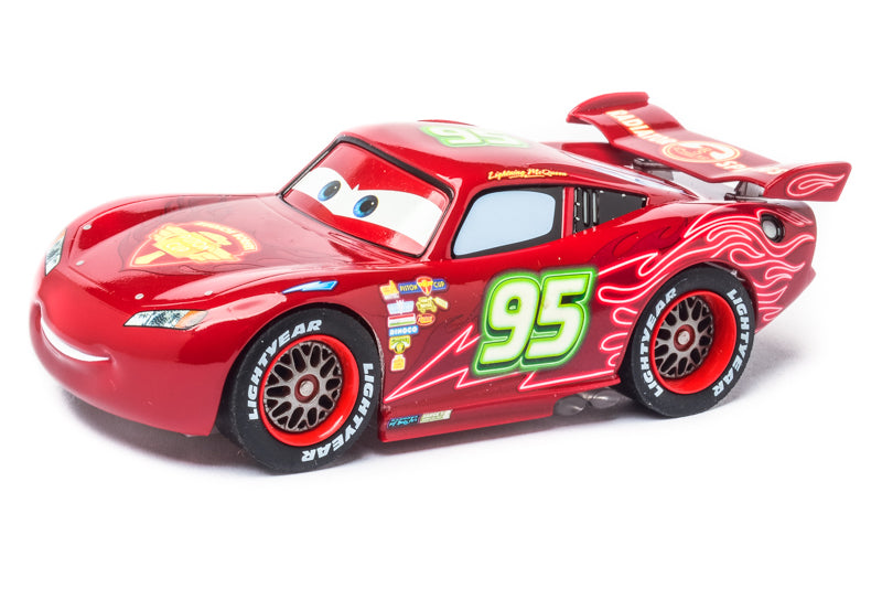 Carrera DIGITAL 132 DISNEY/PIXAR CARS NEON LIGHTNING MCQUEEN
