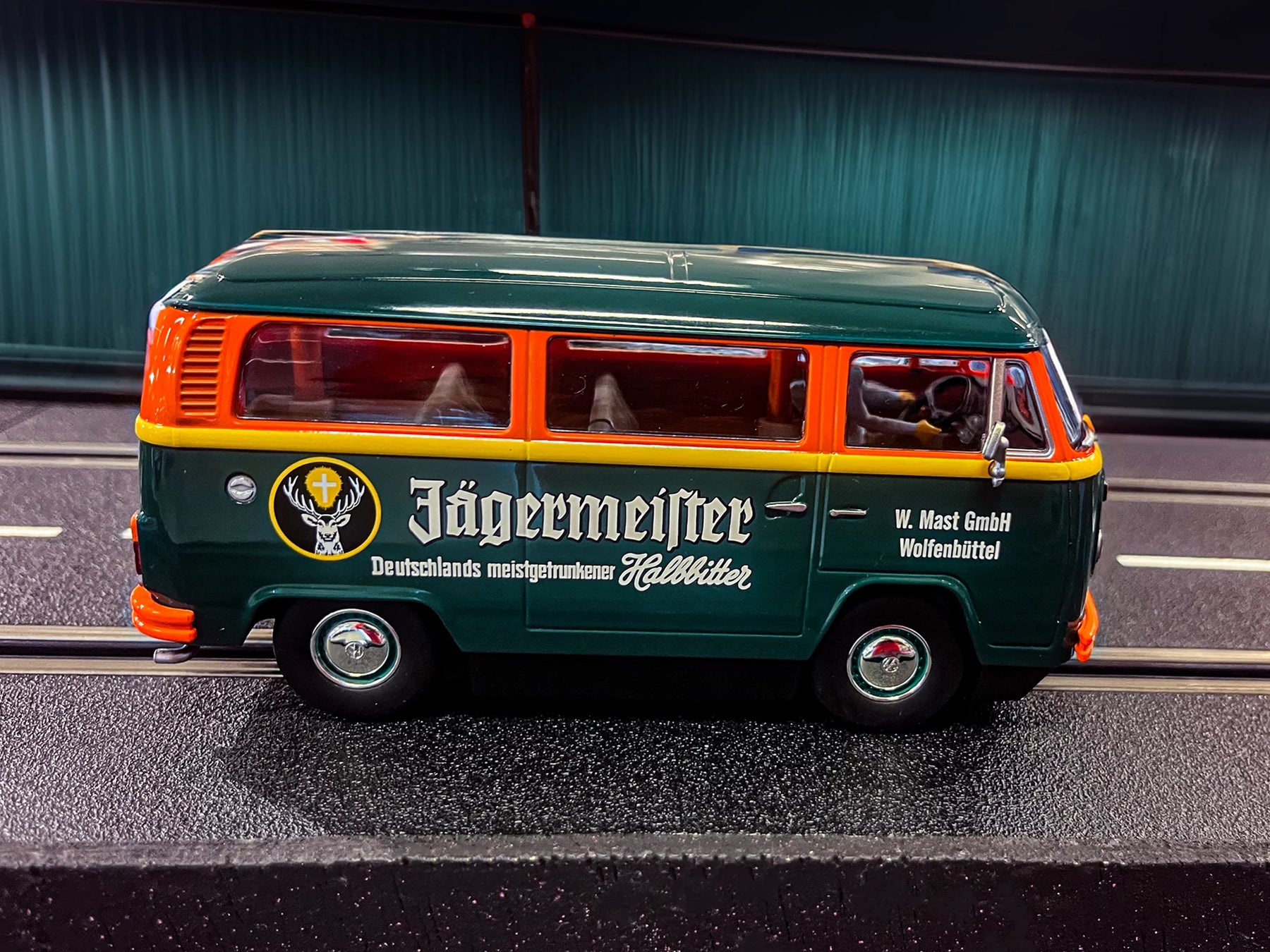VW BUS T2b "Jägermeister"