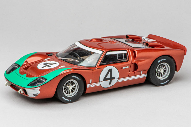 Carrera DIGITAL 124 Ford GT 40 Mk II
