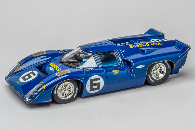 Carrera DIGITAL 124 Lola T70 Mk IIIB Coupe