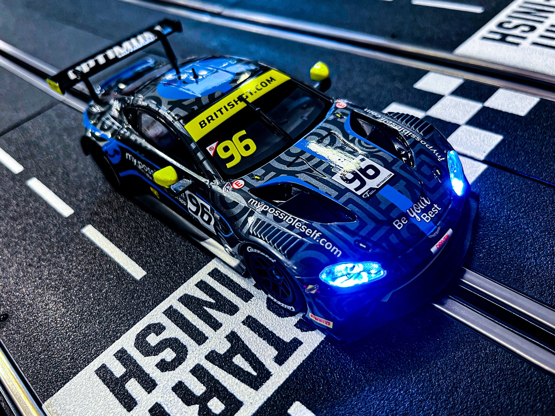 Aston Martin Vantage GTE Optimum Motorsport