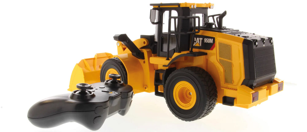 1:24 RC Cat® 950M Radlader