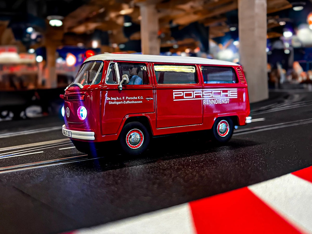 VW Bus T2b "Porsche Renndienst"