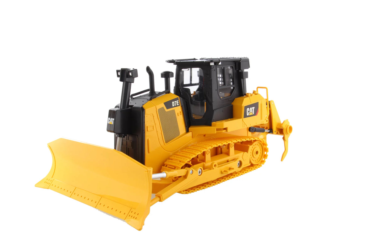 1:24 RC Cat® D7E Bulldozer