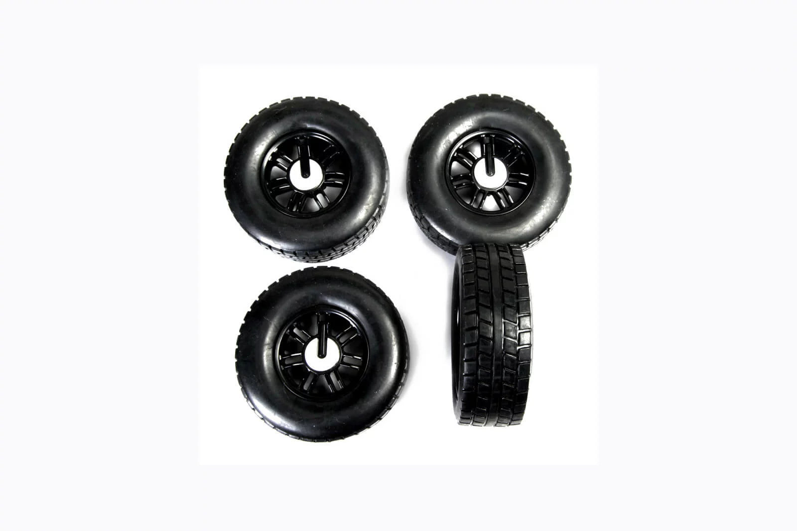 4 Reifen mit Felgen für Hummer H3  (120005)