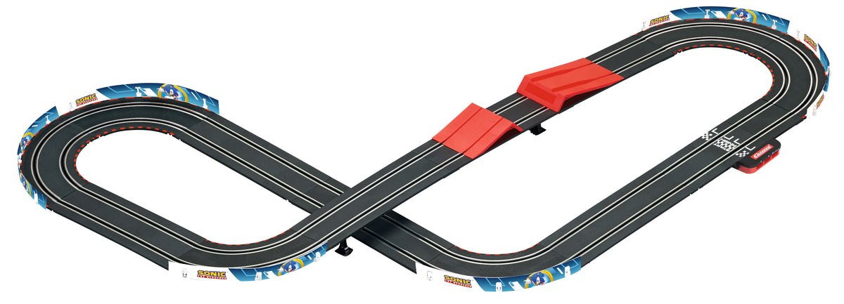 Aufgebaute Carrera GO!!! Sonic Racing CrossWorlds Rennbahn mit 4,3 Metern Strecke
